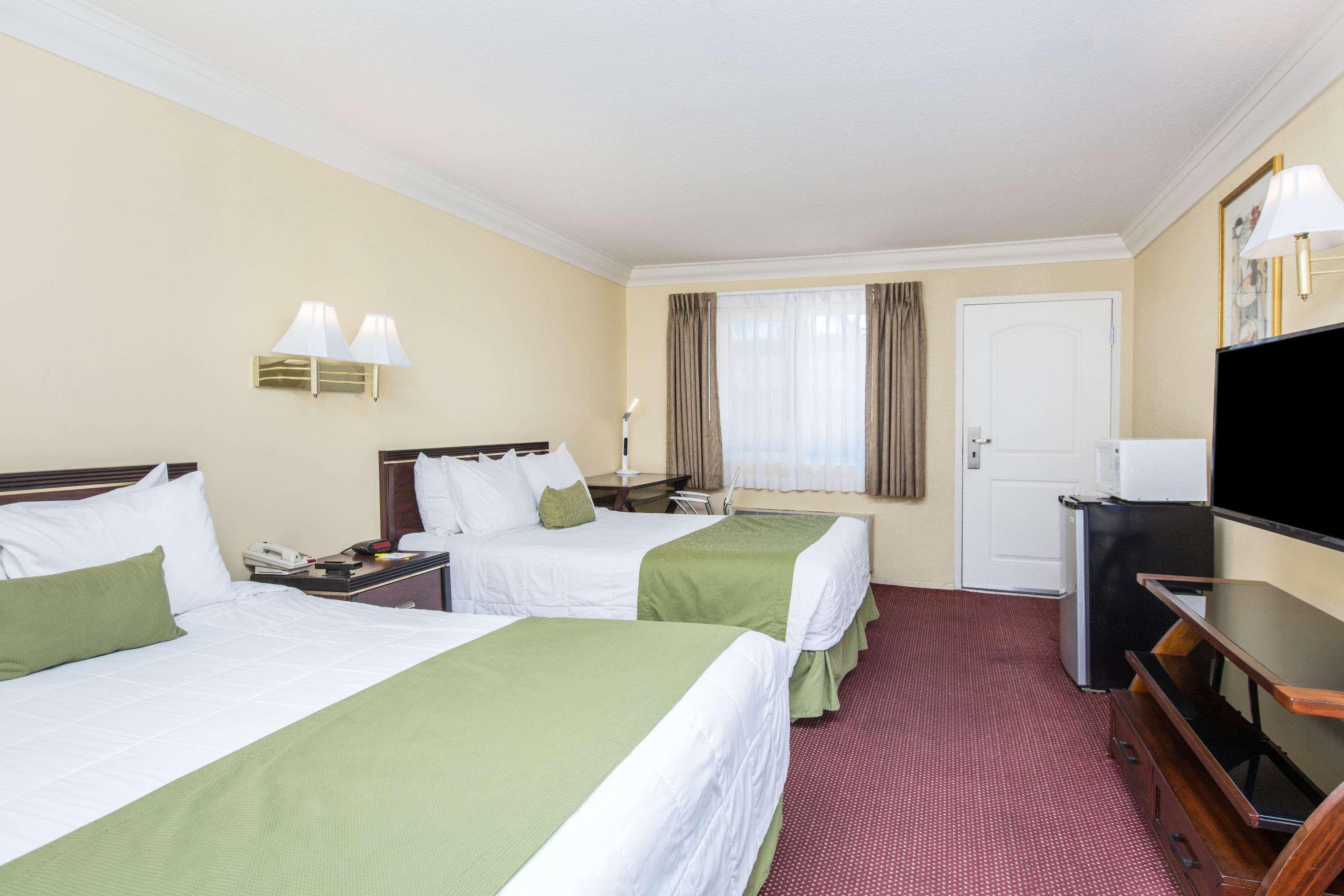 Days Inn By Wyndham Near City Of Hope Duarte Exterior foto